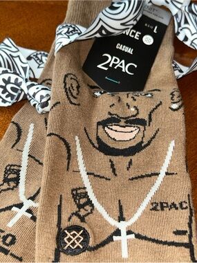 Stance 2PAC TUPAC Rap Hip Hop w Bandana Graphic Brown & Black Casual Socks 9-13